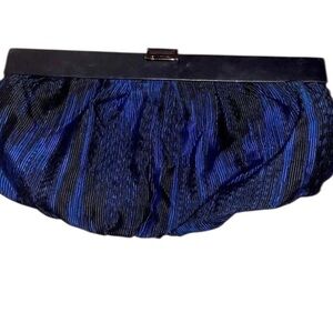 - VINTAGE COLE HAAN COLLECTION LINEN BLUE/BLACK LEATHER TOP FRAME CLUCH